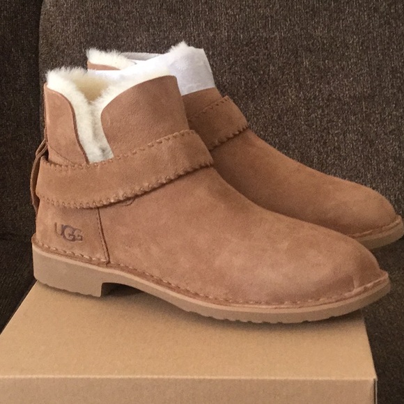 UGG Shoes - UGG McKay Bootie in Chestnut Sz 8 brand New in Box